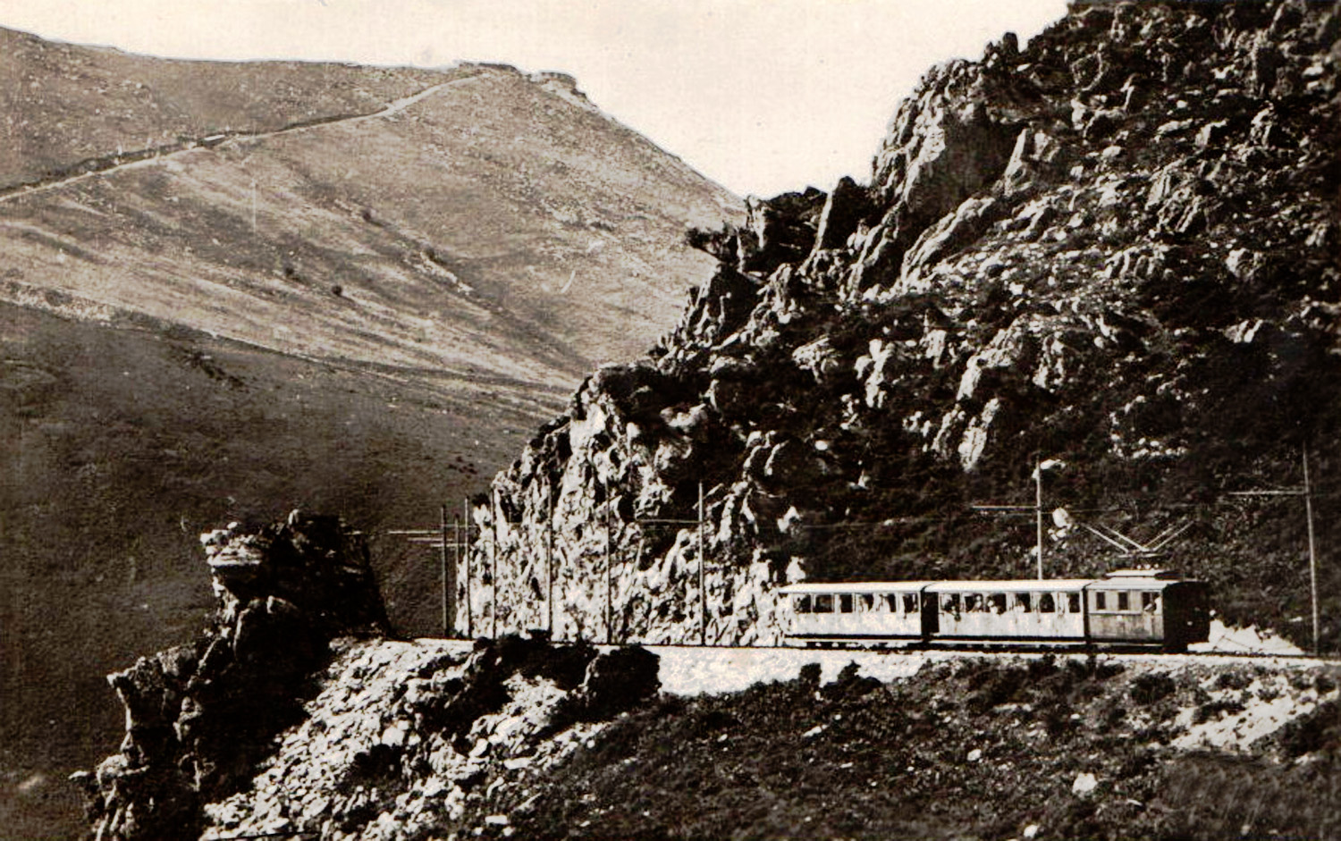Chemin_de_fer_de_la_Rhune_Le_train